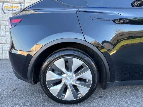 Used 2021 Tesla Model Y Standard Range Sport Utility 4 image 12