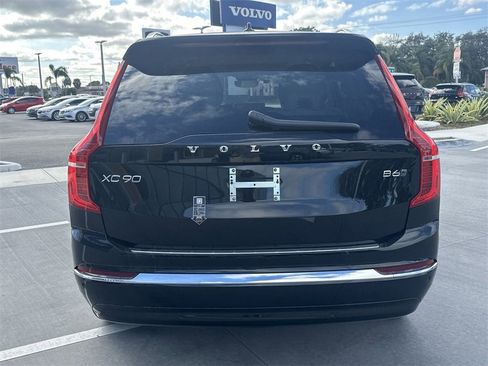 New 2025 Volvo XC90 B6 Plus w/ Protection Package Premier image 9