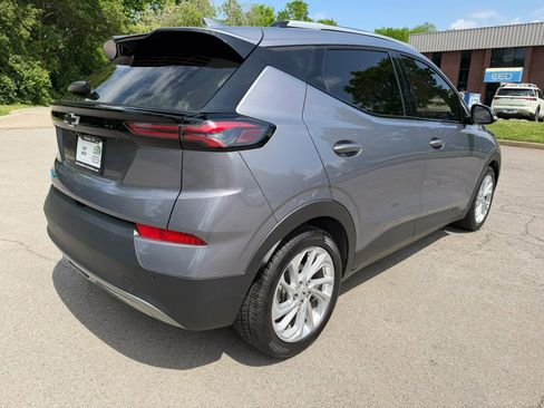 Used 2023 Chevrolet Bolt EUV LT w/ Driver Confidence Package image 6