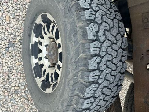 Used 2001 Chevrolet Silverado 2500 LS image 41