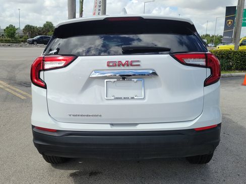 Used 2023 GMC Terrain SLE image 6