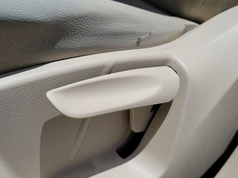 Used 2017 Volkswagen Tiguan S FWD image 14