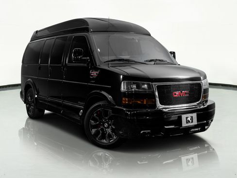 Used 2023 GMC Savana 2500 image 4