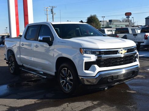 Used 2024 Chevrolet Silverado 1500 LT image 3
