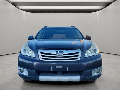 Used 2011 Subaru Outback 3.6R Limited AWD/4WD image 4