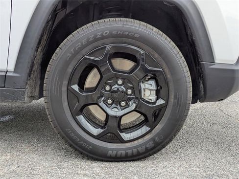 Used 2023 Jeep Compass Trailhawk image 11