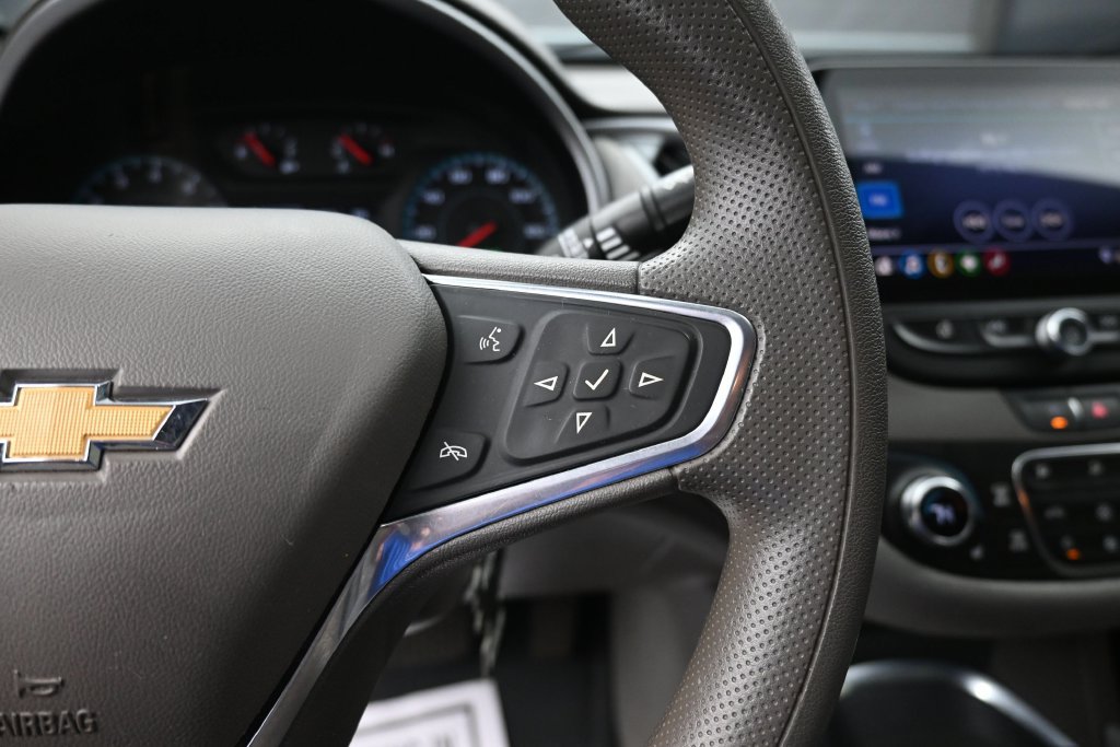 Used 2022 Chevrolet Malibu LT FWD image 33