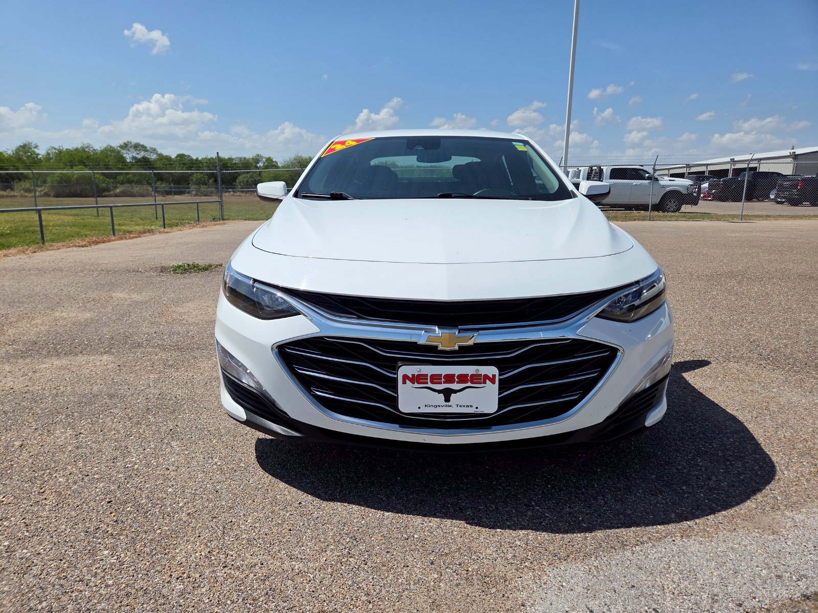 Used 2024 Chevrolet Malibu LT FWD image 2