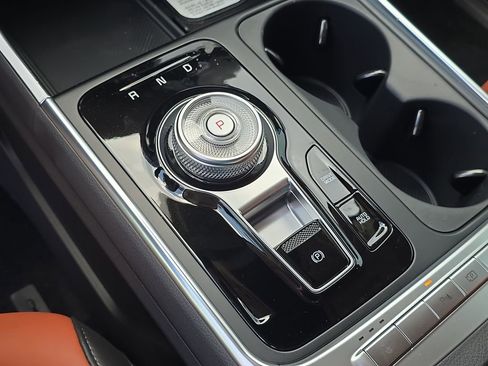 New 2026 Kia Carnival EX FWD image 28