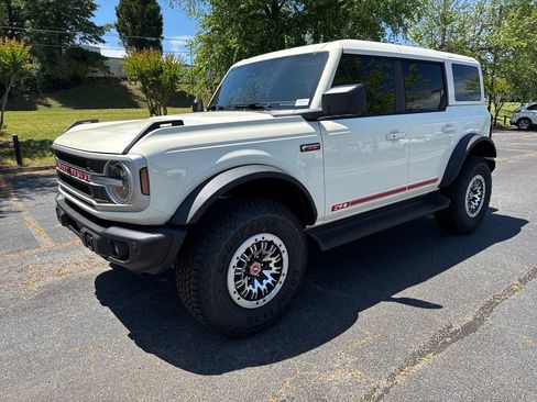 New 2026 Ford Bronco Outer Banks AWD/4WD image 3