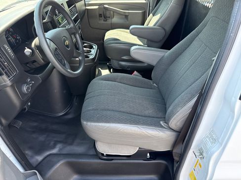Used 2024 Chevrolet Express 2500 w/ Driver Convenience Package RWD image 10