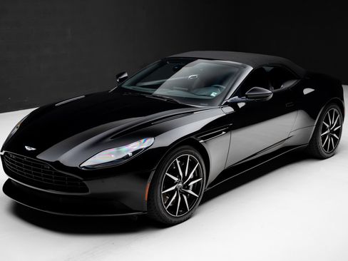 Used 2019 Aston Martin DB11 Volante RWD image 5