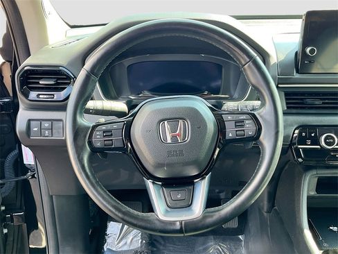 Used 2023 Honda Pilot Elite image 11