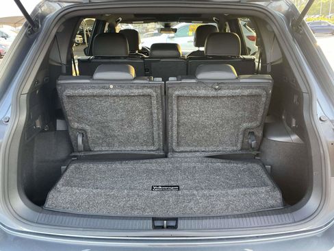 Used 2023 Volkswagen Tiguan SE R-Line FWD image 9