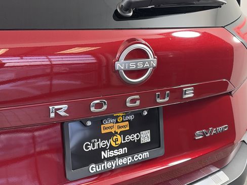 Used 2023 Nissan Rogue SV image 16