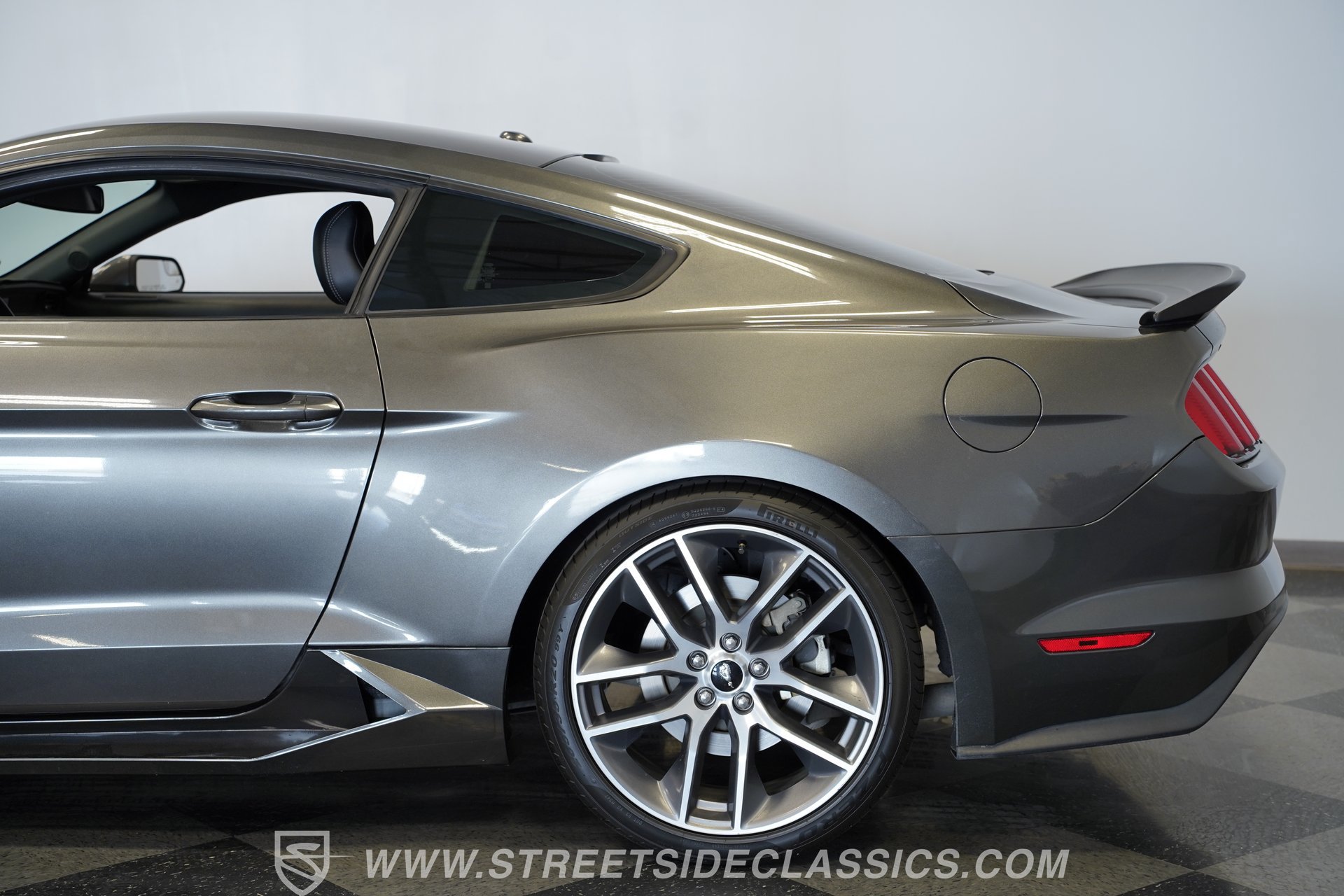 Used 2016 Ford Mustang GT Premium RWD image 26