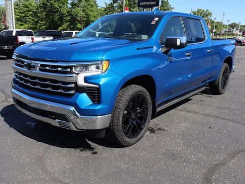 Used 2022 Chevrolet Silverado 1500 LTZ w/ LTZ Premium Package AWD/4WD image 30