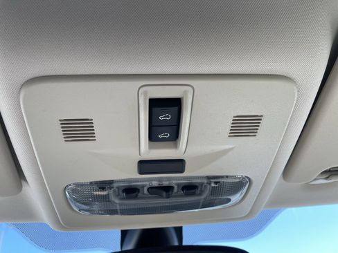 Used 2015 Land Rover LR2 AWD/4WD image 27