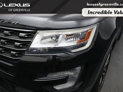Used 2017 Ford Explorer XLT w/ Equipment Group 202A FWD image 9