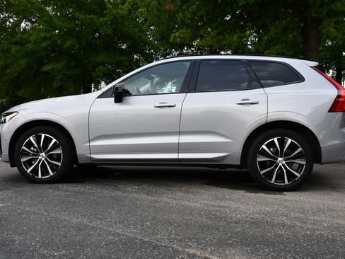Certified 2023 Volvo XC60 B5 Plus w/ Climate Package AWD/4WD image 4