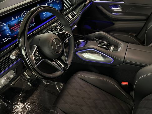 New 2026 Mercedes-Benz Maybach GLS 600 4MATIC image 9