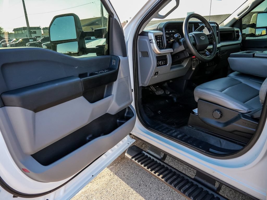 Used 2025 Ford F350 XL w/ XL Driver Assist Package AWD/4WD image 30