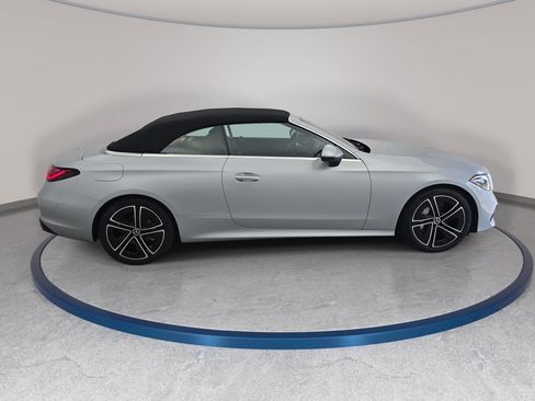 Certified 2026 Mercedes-Benz CLE 300 4MATIC Cabriolet image 4