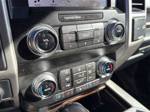 Used 2019 Ford F150 Lariat w/ Equipment Group 502A Luxury image 27