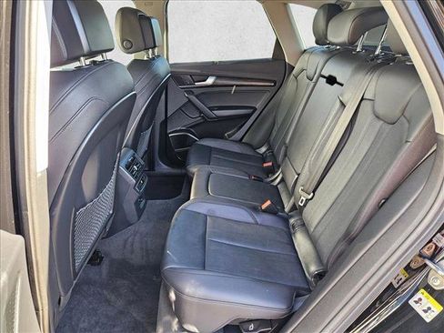 Used 2018 Audi Q5 2.0T Premium Plus w/ Premium Plus Package AWD/4WD image 24