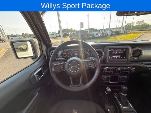 Used 2022 Jeep Gladiator Sport AWD/4WD image 24