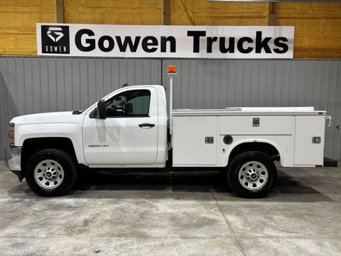 Used 2016 Chevrolet Silverado 3500 W/T RWD image 2