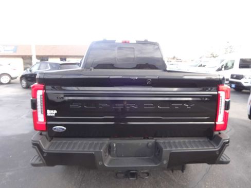 Used 2025 Ford F350 Platinum w/ FX4 Off-Road Package image 7