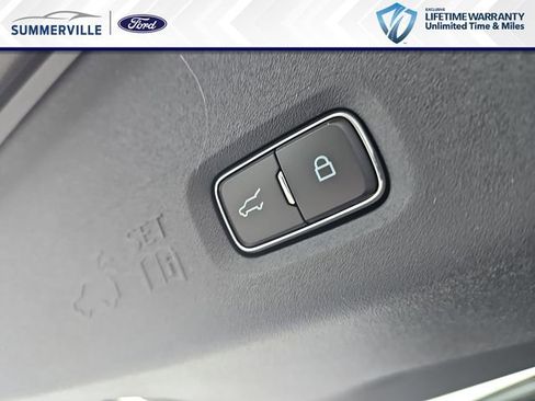 New 2026 Ford Expedition Active image 17