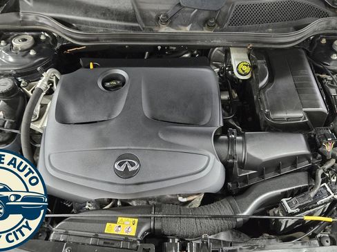 Used 2018 INFINITI QX30 AWD image 37
