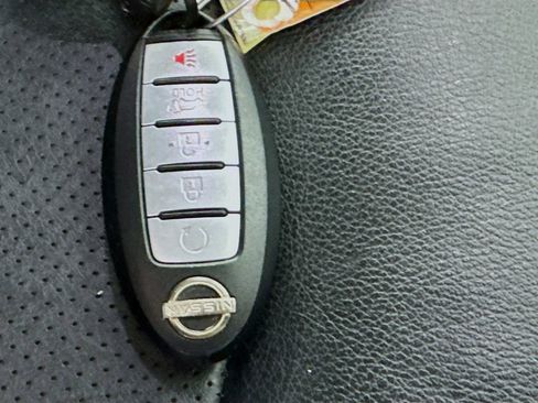 Used 2022 Nissan Armada SL image 39