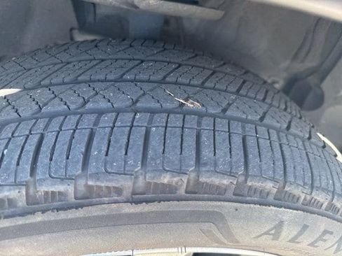 Used 2024 Nissan Pathfinder Platinum w/ Lighting Package (N92) image 13