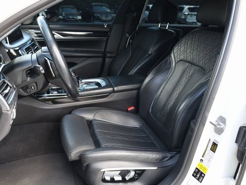 Used 2016 BMW 750i xDrive image 18