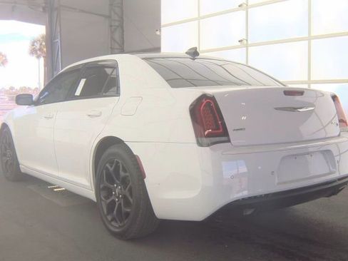 Used 2019 Chrysler 300 S w/ Safetytec Plus Group AWD/4WD image 9