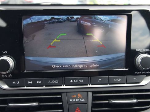 Used 2024 Nissan Altima 2.5 S FWD image 11