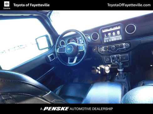 Used 2020 Jeep Gladiator Overland image 3