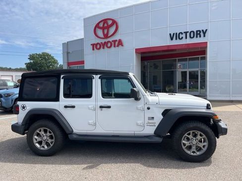 Used 2020 Jeep Wrangler Unlimited Sport image 3