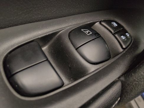 Used 2020 Nissan Rogue S AWD/4WD image 27