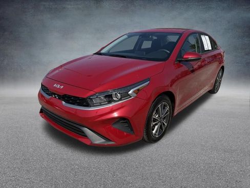 Used 2023 Kia Forte LXS w/ LXS Technology Package FWD image 2