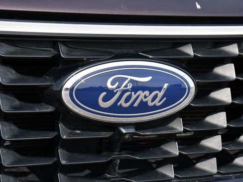 Used 2023 Ford Escape Platinum w/ Premium Technology Package image 35