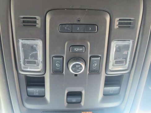 Used 2022 GMC Yukon XL SLT w/ SLT Premium Package AWD/4WD image 29