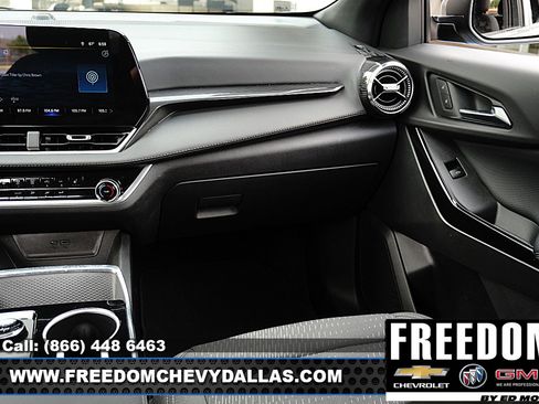 Used 2026 Chevrolet Equinox LT FWD image 32