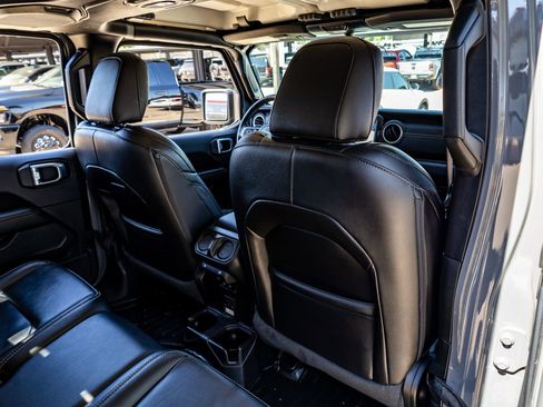 Used 2021 Jeep Gladiator Overland w/ Popular Equipment Package image 30