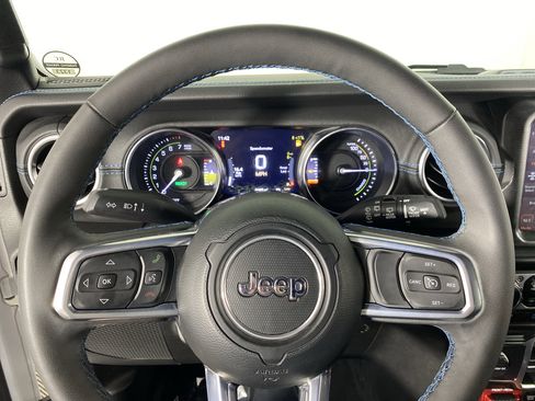 Used 2023 Jeep Wrangler Unlimited Rubicon 4xe w/ Cold Weather Group AWD/4WD image 23