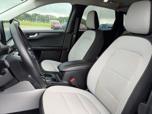 Used 2023 Ford Escape Active w/ Tech Pack #2 FWD image 17