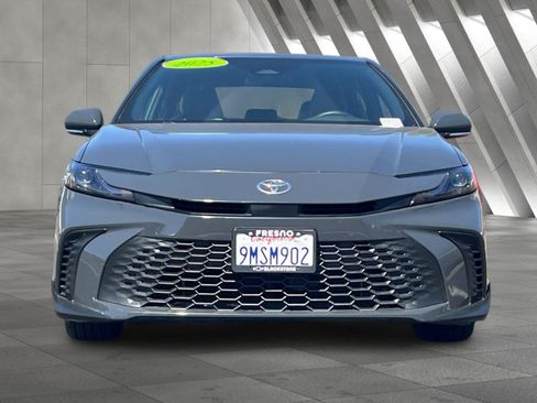 Used 2025 Toyota Camry SE FWD image 9